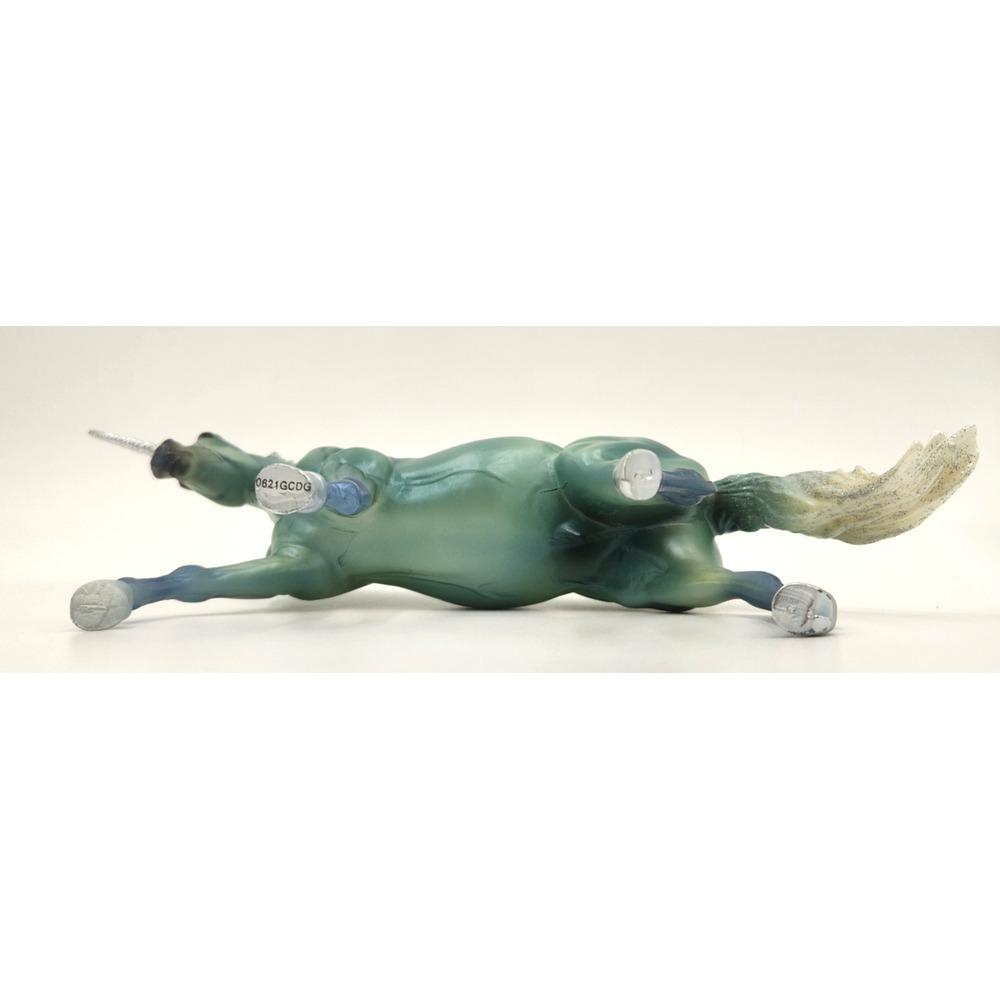 Retired Breyer LE MUR EXCLUSIVE Unicorn Of The Sea 62060 with Sequin Cape - Picture 12 of 16